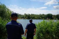 Dzielnicowi wspólnie z ratownikami WOPR kontrolują zbiorniki wodne w powiecie raciborskim